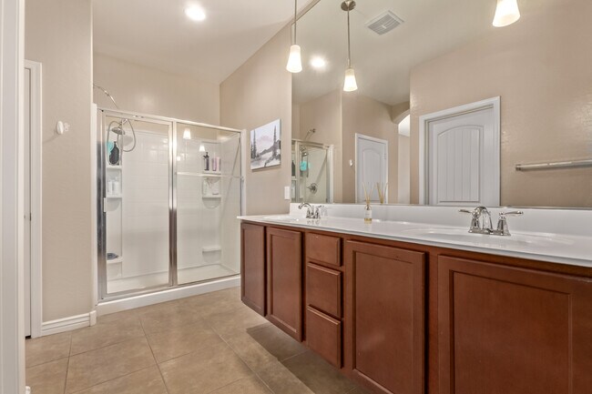 Building Photo - 729 W Silver Reef Dr