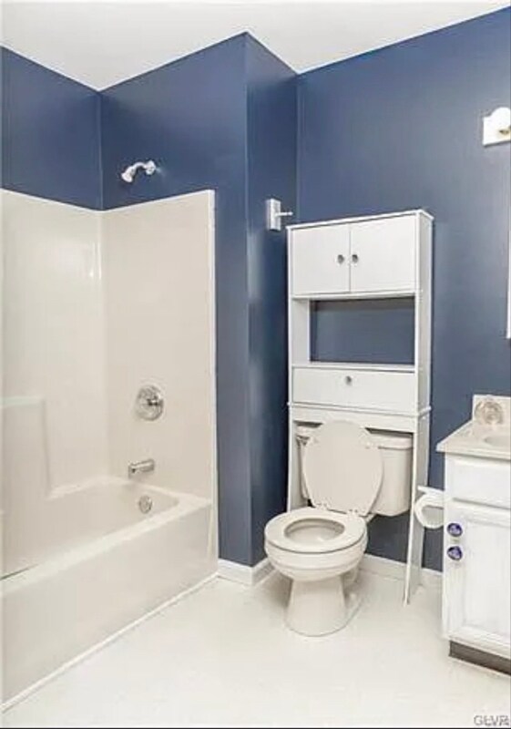 Building Photo - 2635 Upper Way