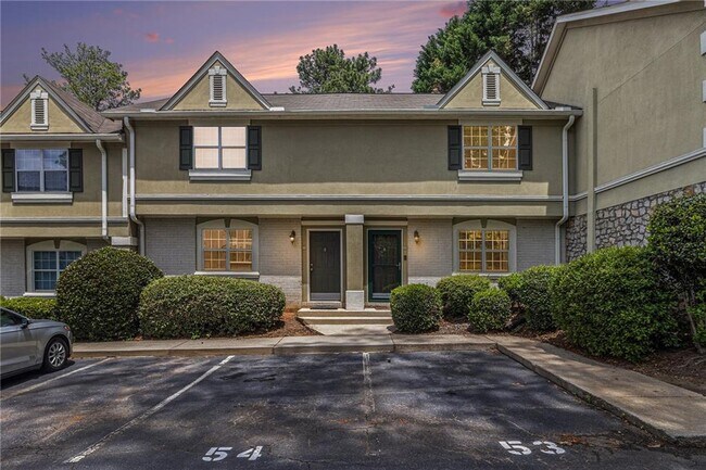 Building Photo - 6900 Roswell Rd