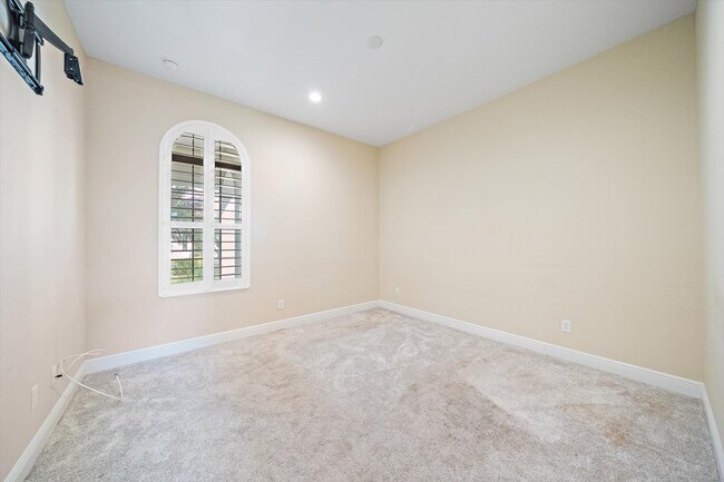 Building Photo - 1037 River Wind Cir