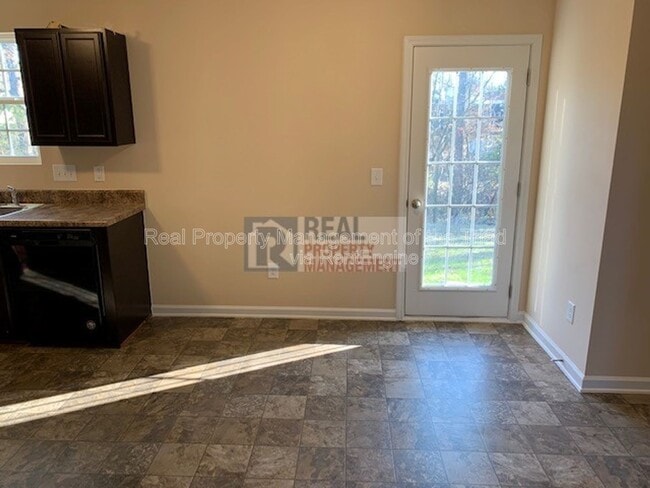 Building Photo - 3916 Mountainridge Dr