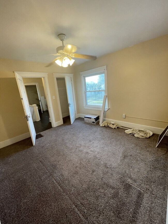 Building Photo - 416 Pearl St