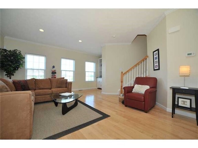 Building Photo - 704 Park Plaza E