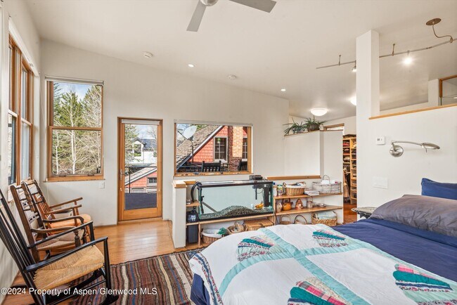 Building Photo - 308 Park Ave