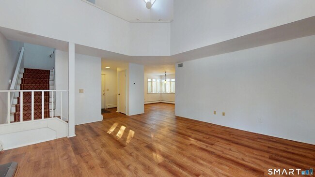 Building Photo - 6 Lyle Ct