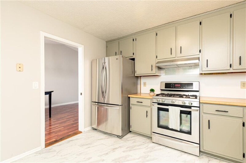 Building Photo - 4065 Maxanne Dr NW