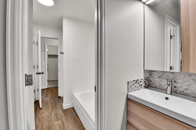 Building Photo - $2,795.00 - 4 Bedroom, 3 Bathroom, Single ...