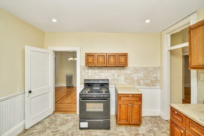 Building Photo - 106 Greenbrier St