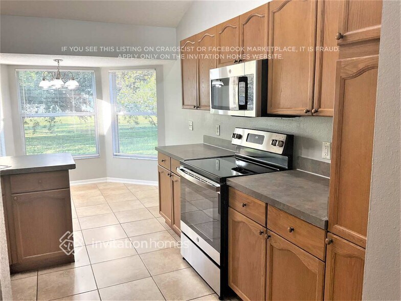 Building Photo - 13518 Biscayne Dr