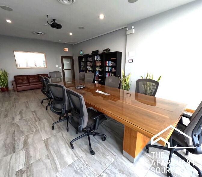 Building Photo - 6325 N Sheridan Rd