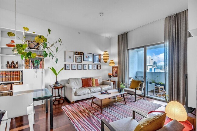 Building Photo - 36 NW 6th Ave