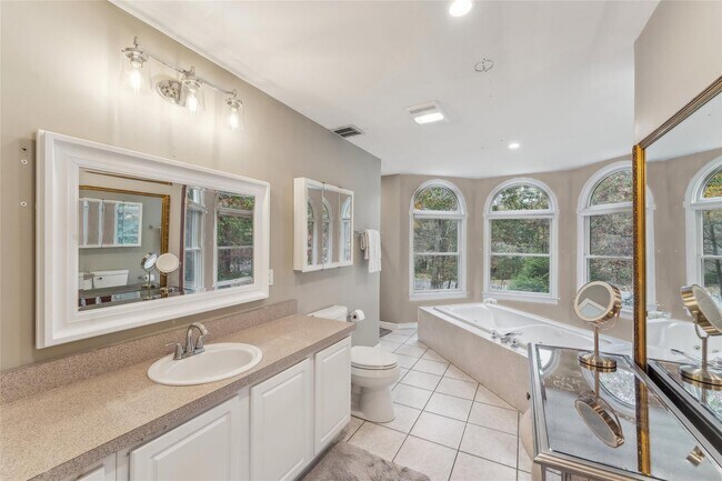 Building Photo - 1 Candace Dr