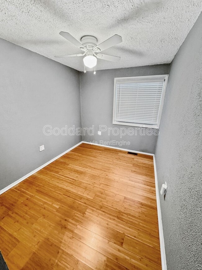 Building Photo - 412 Ripplewood Rd