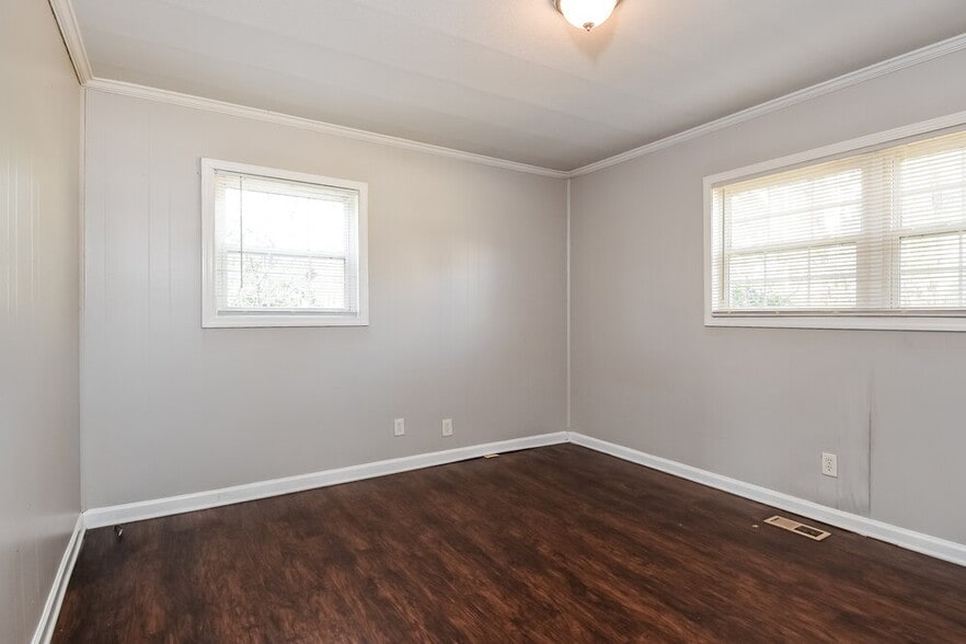 Building Photo - 1165 Wisteria Dr SW