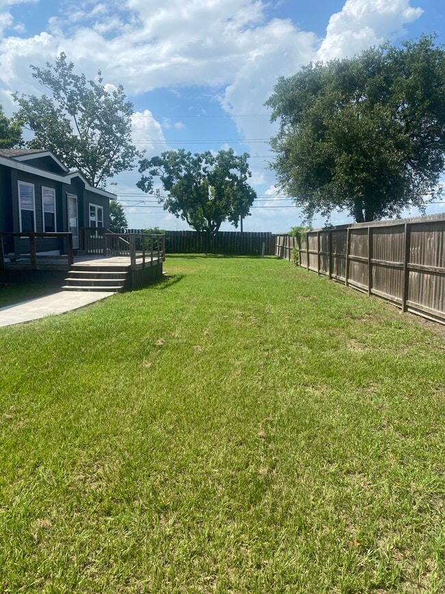 Building Photo - 2319 W Osage Dr