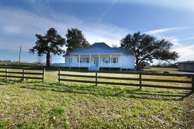 Building Photo - 3258 Farm to Market Rd 390 E