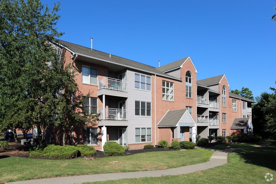 Meadows Apartments 100 Eagle Dr Emmaus PA 18049 Apartment Finder