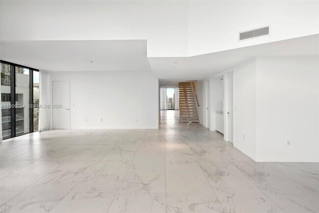 Building Photo - 1000 Biscayne Blvd