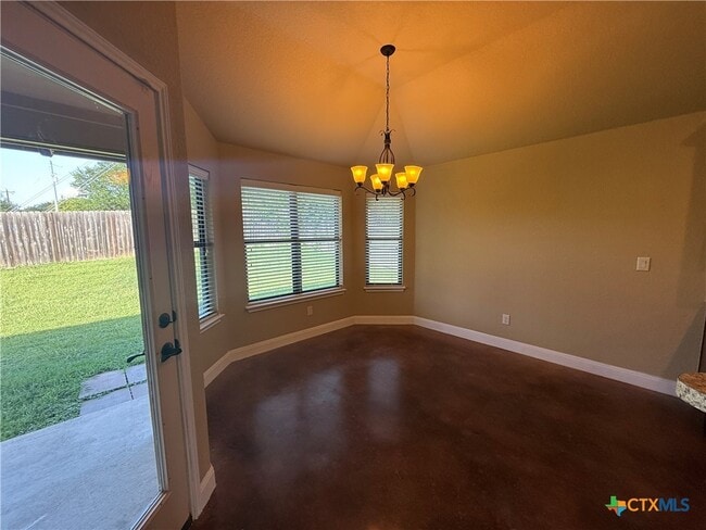 Building Photo - 2011 Sungate Dr