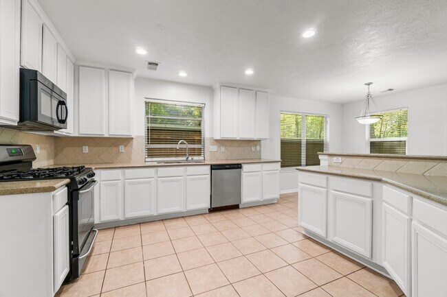 Building Photo - 255 Genesee Ridge Ct