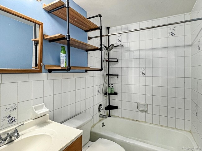 Building Photo - 92-06 95th Ave