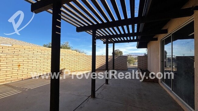 Building Photo - 11889 Jacaranda Ave