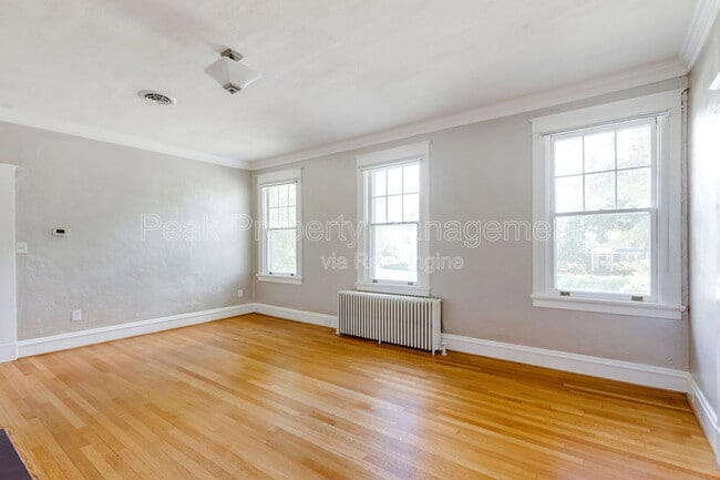 Building Photo - 1404 Wilmington Ave W