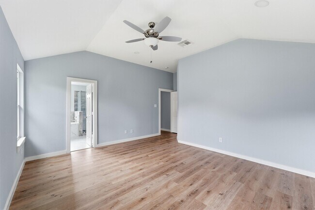 Building Photo - 25414 Barmby Dr