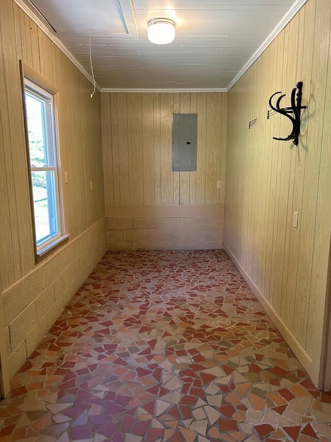 Building Photo - Charming 2 Bedroom Home with Stunning Views