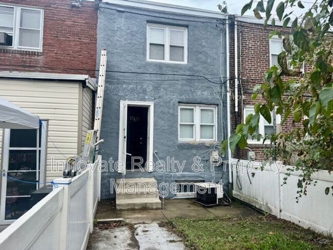 Building Photo - 3726 Richmond St