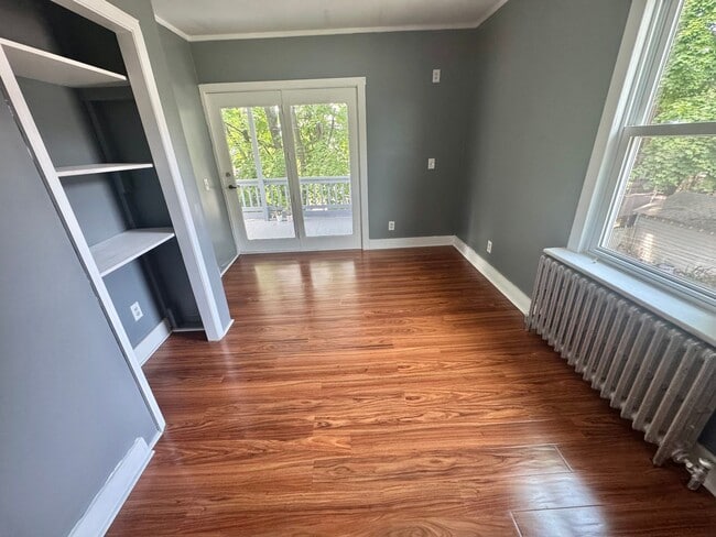 Building Photo - Stunning Renovated 6-Bedroom Home Near Dow...