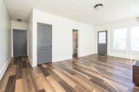 Building Photo - 423 N Emporia Ave