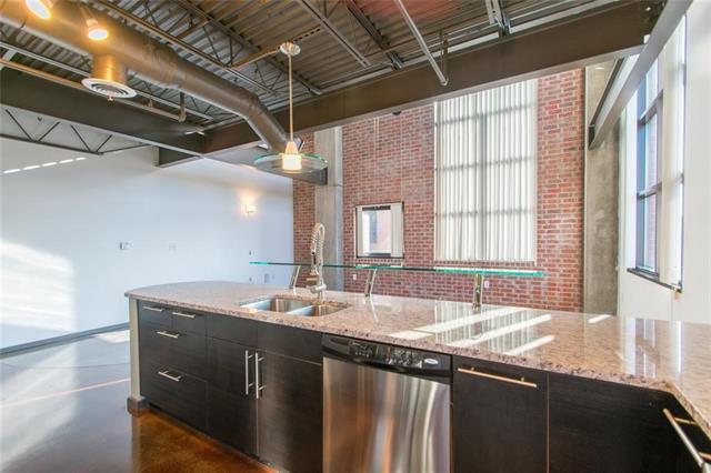 Building Photo - 3110 Thomas Ave