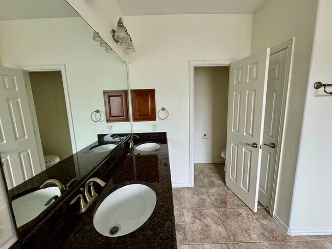 Building Photo - 12106 Coldwater Cove Ln