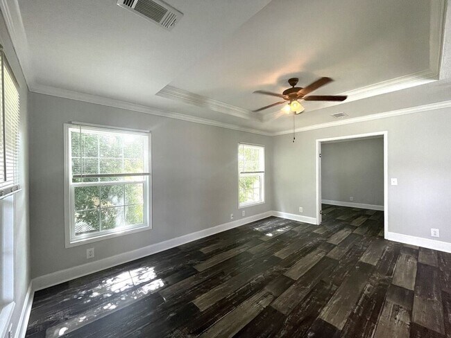 Building Photo - 36116 Plum Ave
