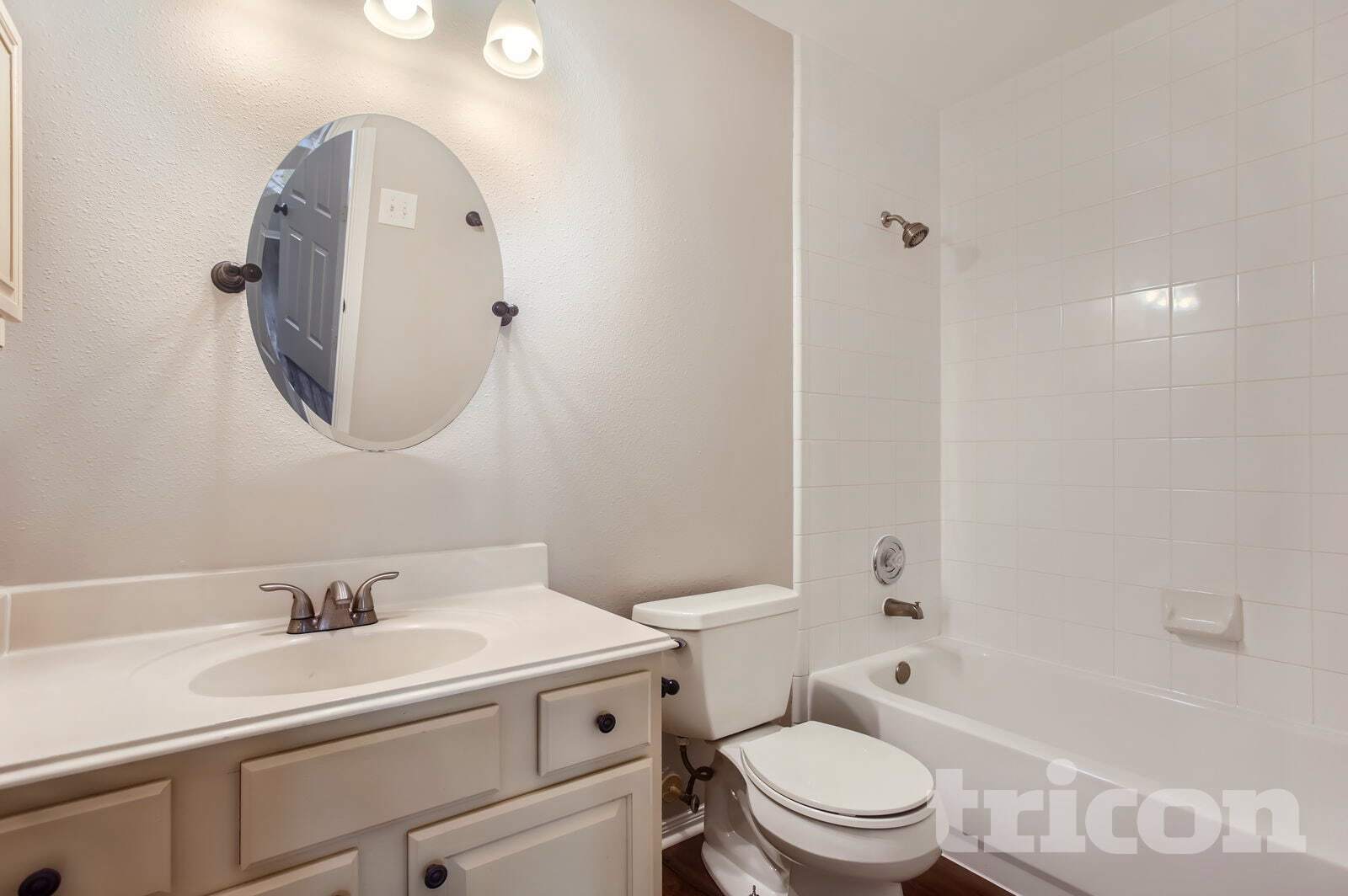 Building Photo - 814 Robins Way