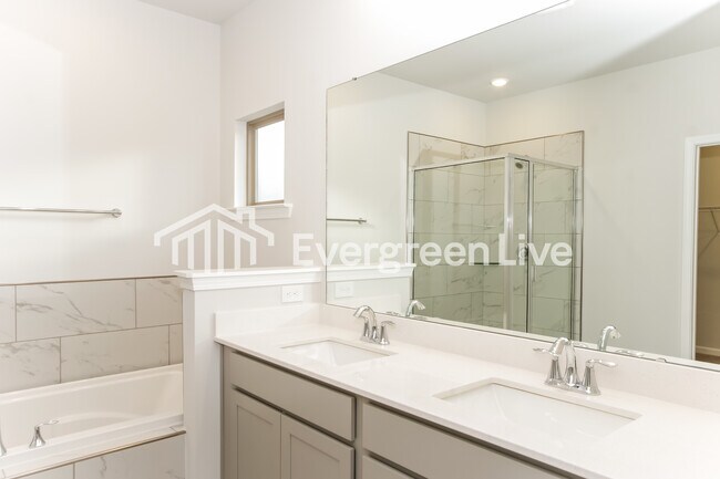 Building Photo - 300 Pond Spg Dr