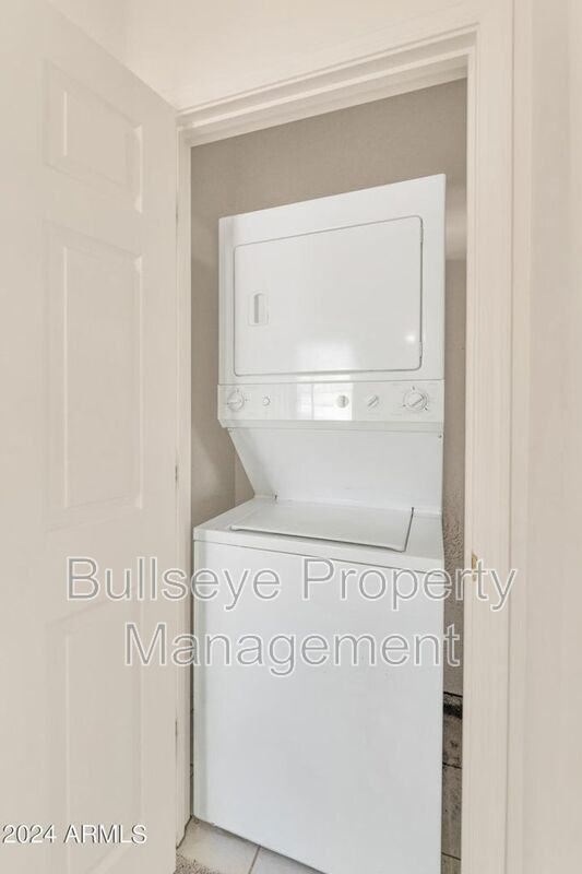 Building Photo - 3541 W Marconi Ave