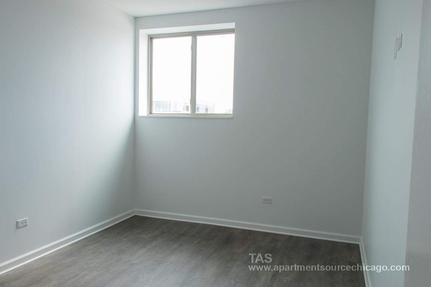 Building Photo - 928 W Dakin St