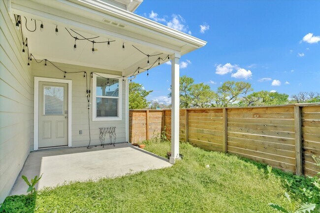 Building Photo - 5412 Golden Canary Ln