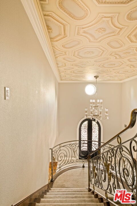 Building Photo - 1047 E Pomello Dr