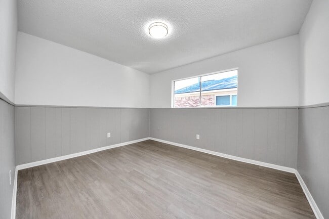 Building Photo - 6222 Vickijohn Dr