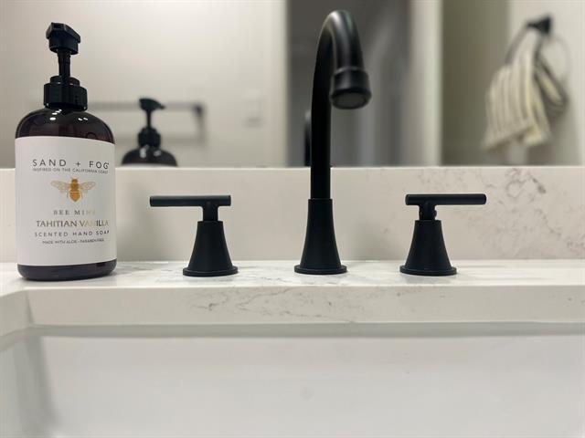 Building Photo - 3642 Foxboro Ln