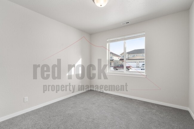 Building Photo - 1329 N Tschirley St