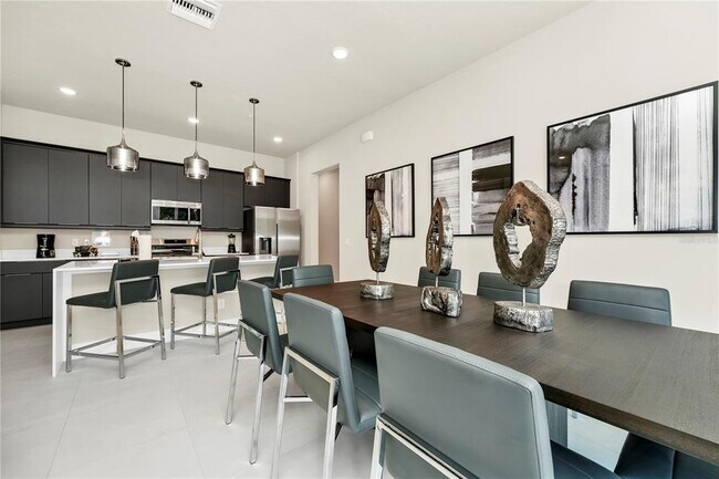 Building Photo - 7740 Sandy Ridge Dr