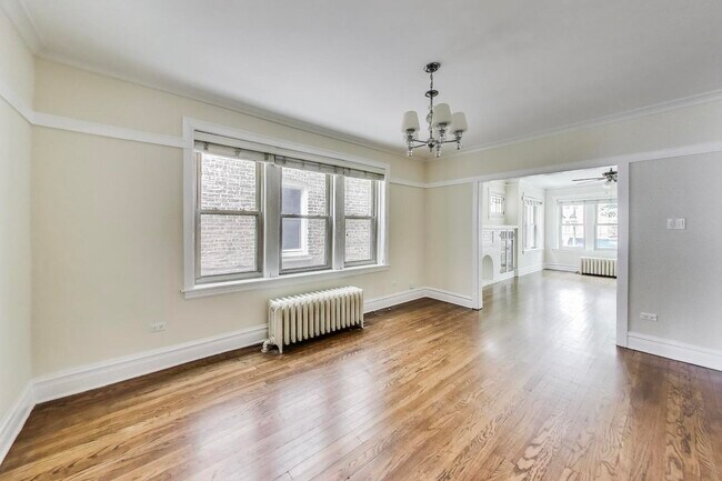 Building Photo - 3837 N Sawyer Ave