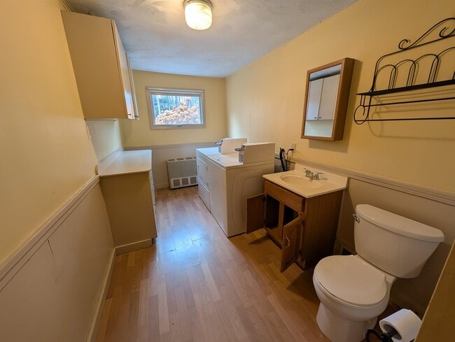 Building Photo - 30 Pleasant St