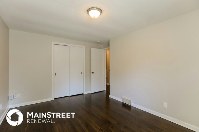Building Photo - 7730 W 96th St