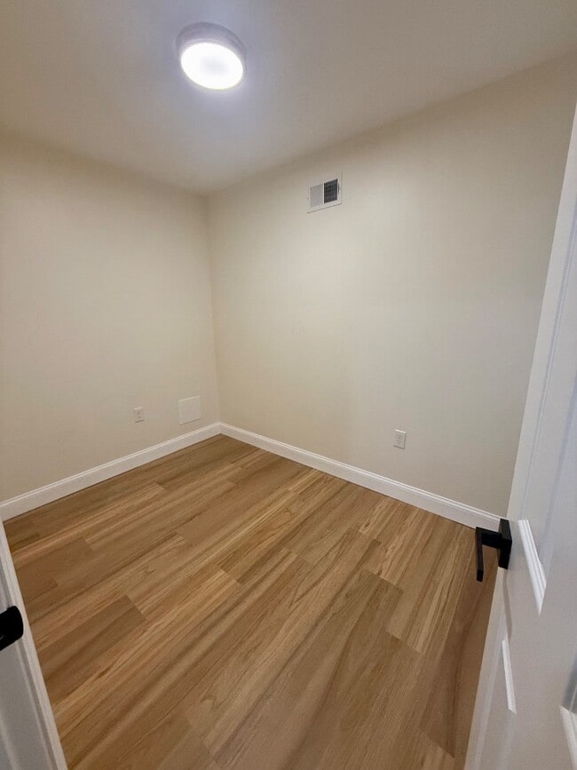 Building Photo - 1335 Morton St