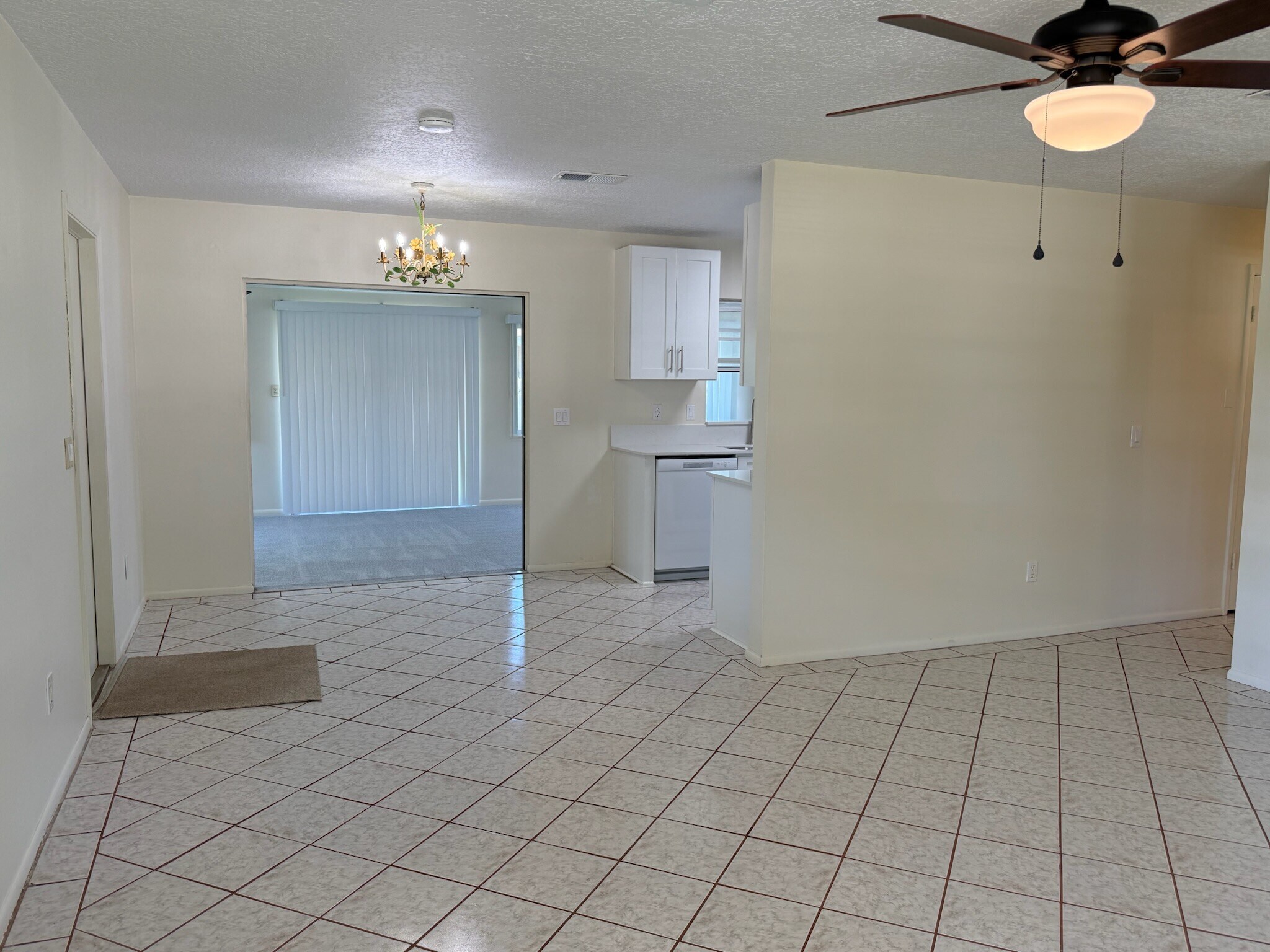 Dining Area - 209 Phoenetia Dr